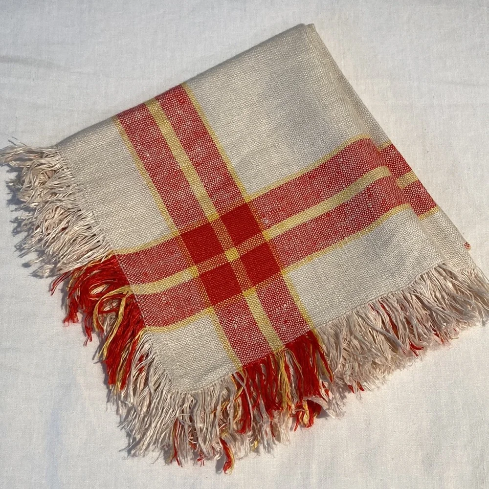 Vintage tablecloth fringe
